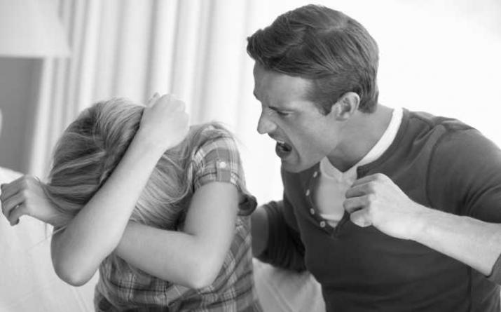 Что делать, если муж постоянно оскорбляет и унижает?